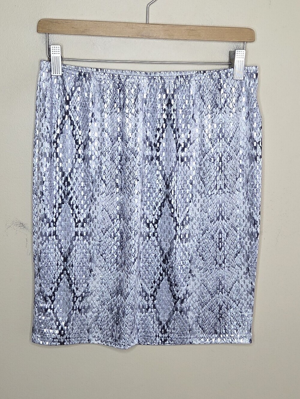 Lascana Black Gray Silver Shiny Snakeskin Print Mini Bodycon Skirt Size 8